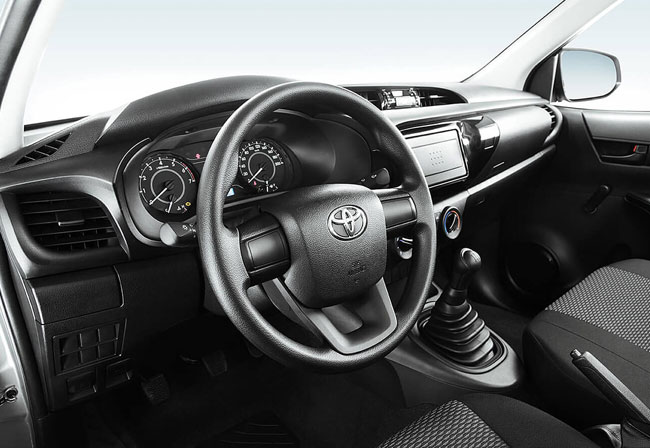 Hilux-interior-1